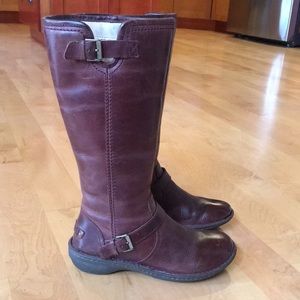 UGG Tupelo Leather Boots With Sheepskin Lining